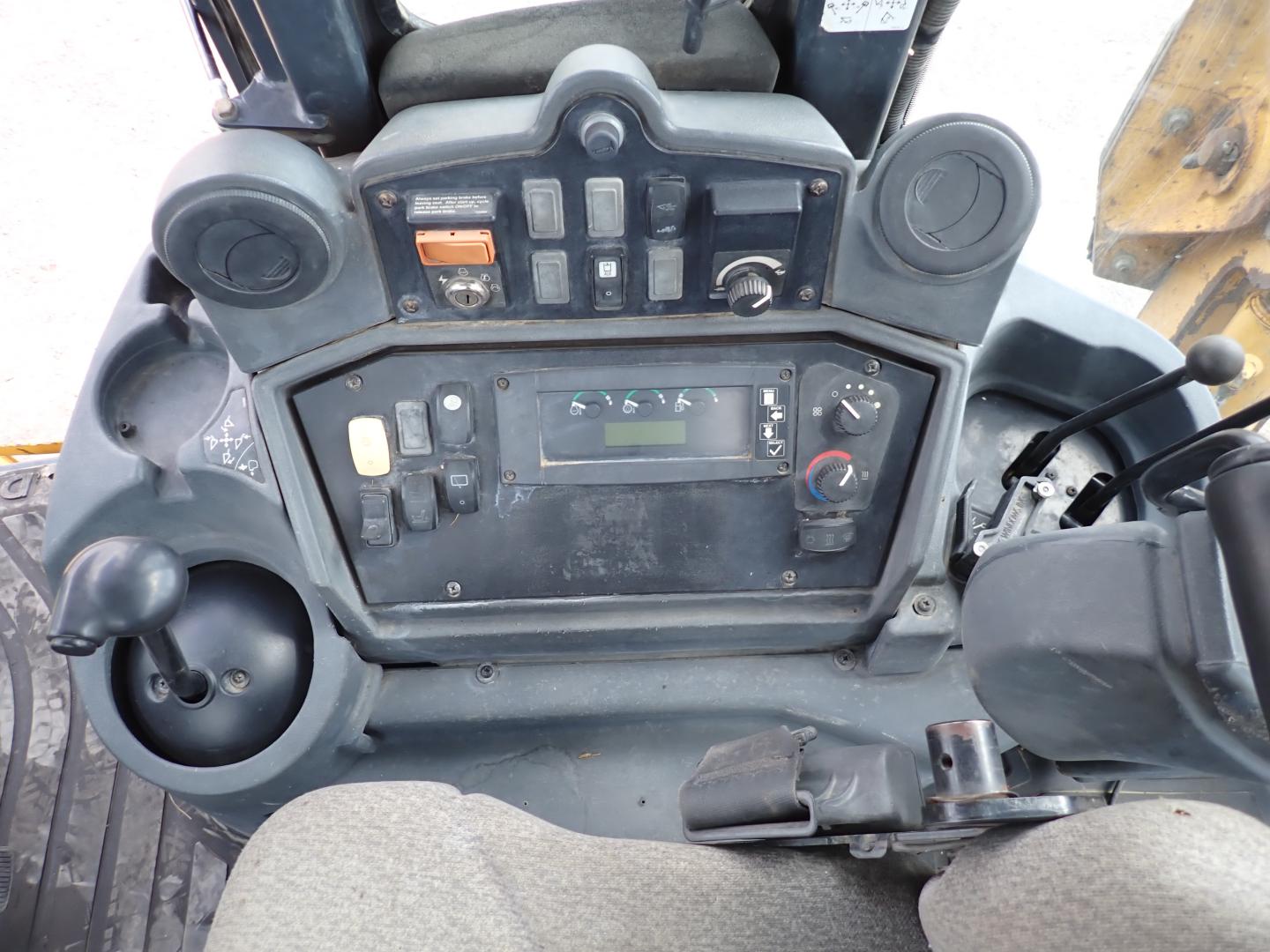 ./imagenes/INVOICE/2019/16544/RETROEXCAVADORA JOHN DEERE_310J (37).JPG